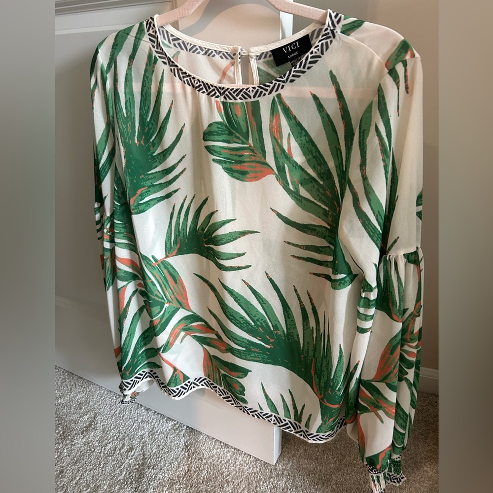 Palm Print blouse Sz L
